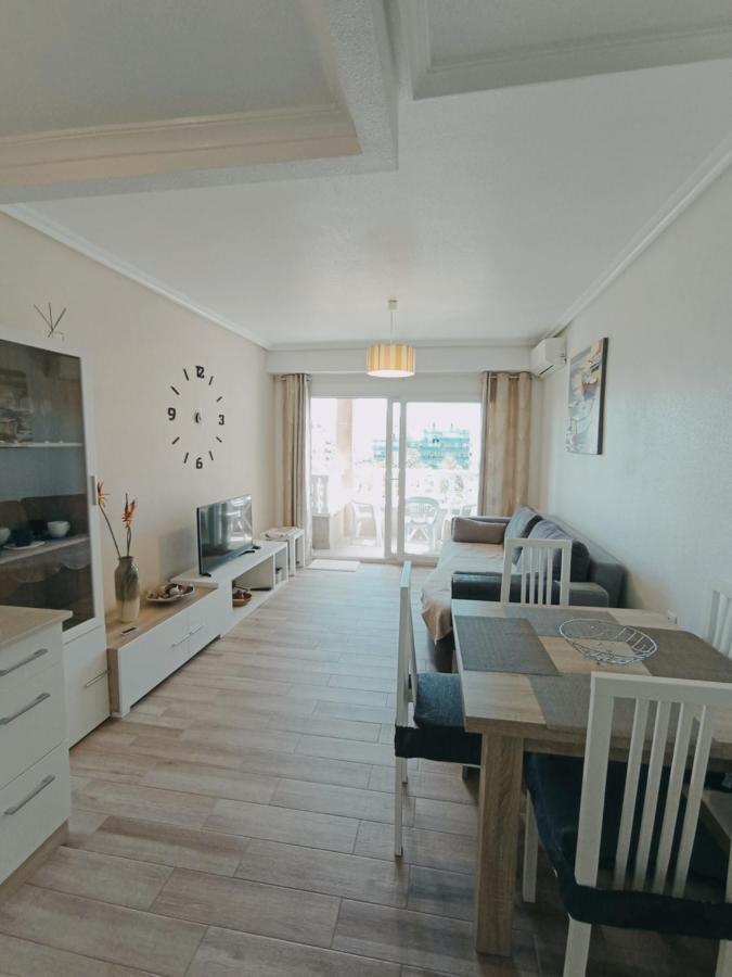 Apartment In Torrevieja By The Beach 外观 照片